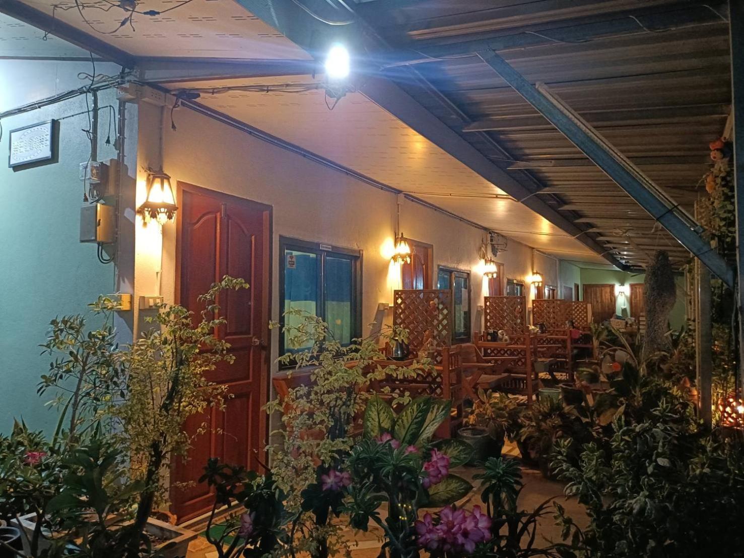 Apartamento Yaijaew House Sukhothai Exterior foto